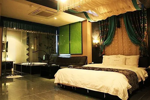 Jj Hotel Seoul 2*,