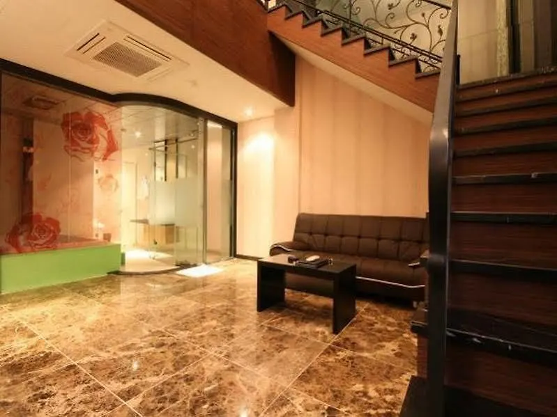 Jj Hotel Seoul 2*,